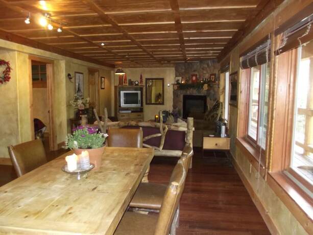Imagen general del Hotel Snow Bear Inn. Foto 4