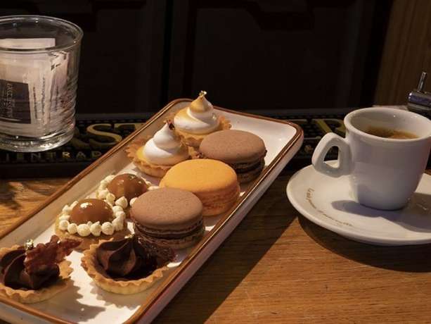 Imagen del bar/restaurante del Hotel Snow Chill. Foto 3