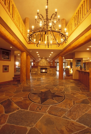 Imagen de los interiores del Hotel Snow Creek Lodge By Fernie Lodging. Foto 16