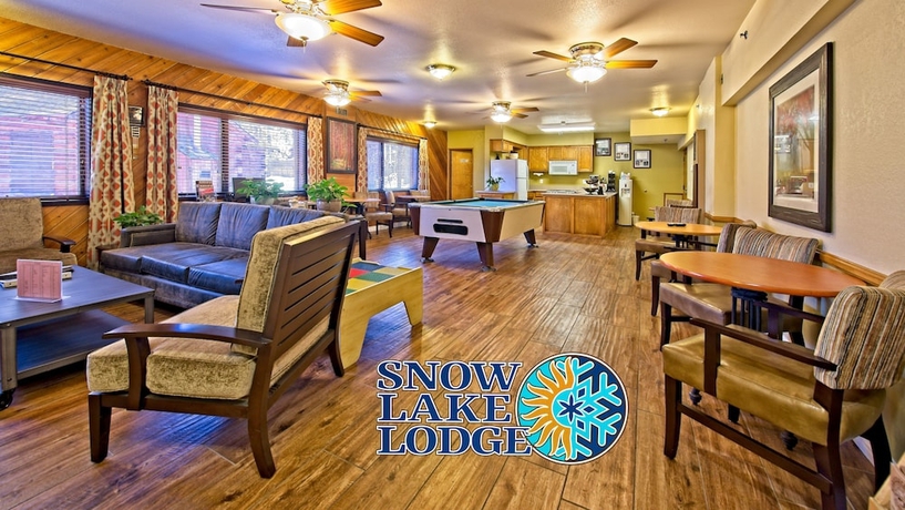 Imagen de los interiores del Hotel Snow Lake Lodge. Foto 18