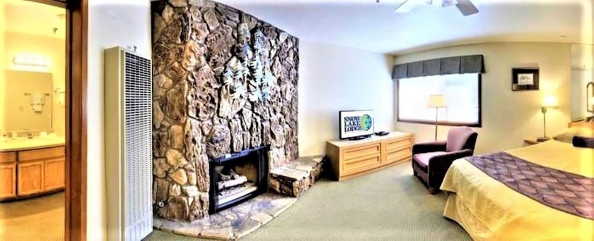 Imagen de la habitación del Hotel Snow Lake Lodge. Foto 4