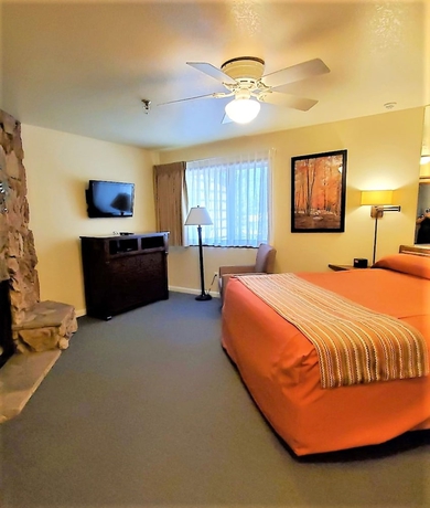 Imagen de la habitación del Hotel Snow Lake Lodge. Foto 7