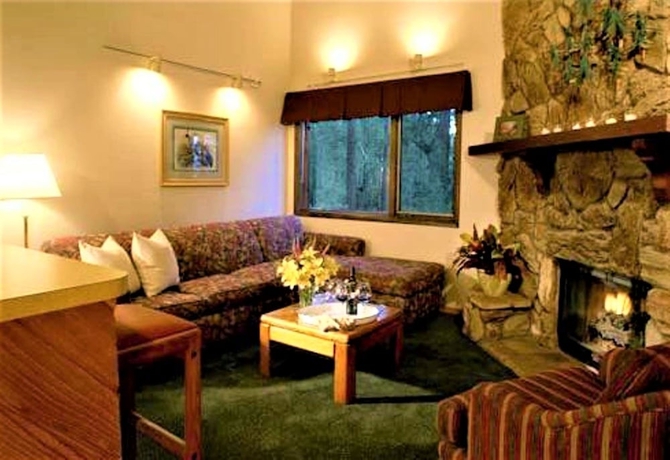 Imagen de la habitación del Hotel Snow Lake Lodge. Foto 16