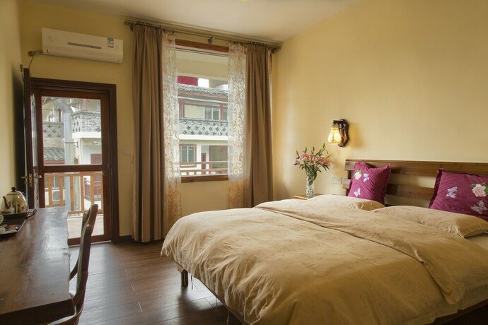 Imagen general del Hotel Snow Lion Riverside Resort. Foto 5