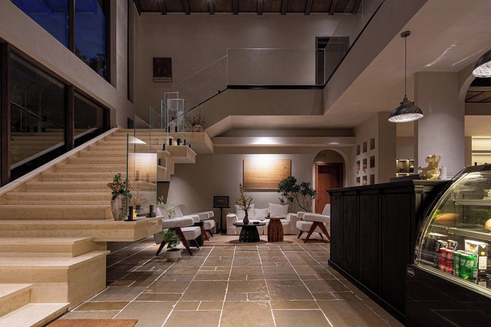 Imagen de los interiores del Hotel Snow Mountain. Foto 16