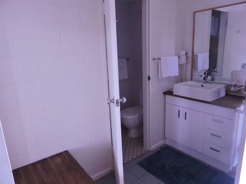 Imagen de la habitación del Hotel Snow Season Motor Inn. Foto 2