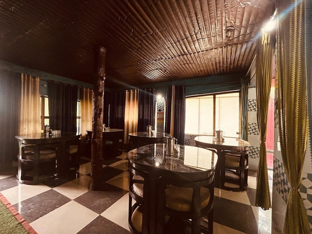 Imagen de los interiores del Hotel Snow View Chopta. Foto 16