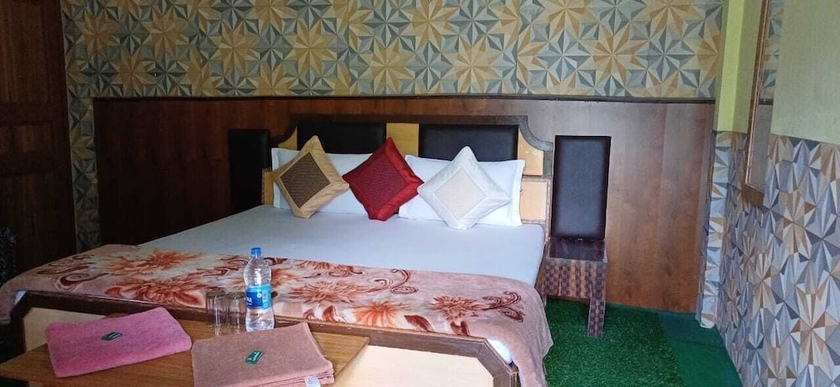 Imagen de la habitación del Hotel Snow View Chopta. Foto 11