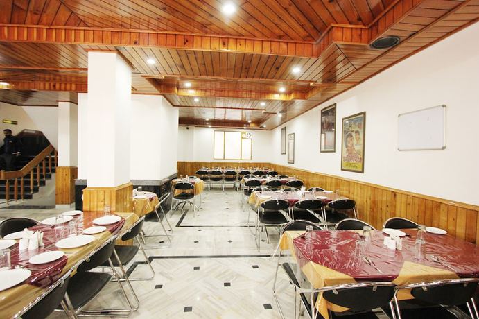 Imagen del bar/restaurante del Hotel Snow View, Manali. Foto 3