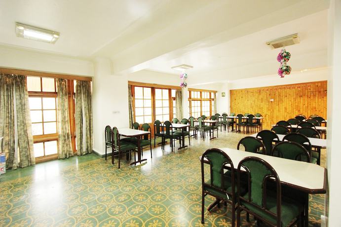 Imagen del bar/restaurante del Hotel Snow View, Manali. Foto 5