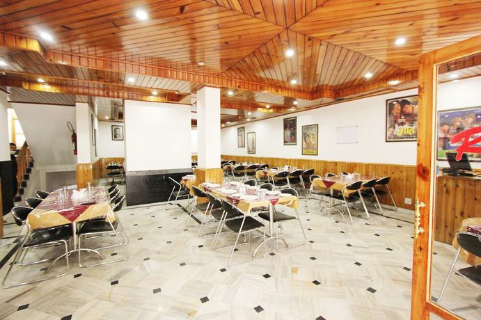 Imagen del bar/restaurante del Hotel Snow View, Manali. Foto 6