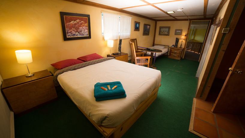 Imagen de la habitación del Hotel SnowMansion Taos Adventure Lodge. Foto 11