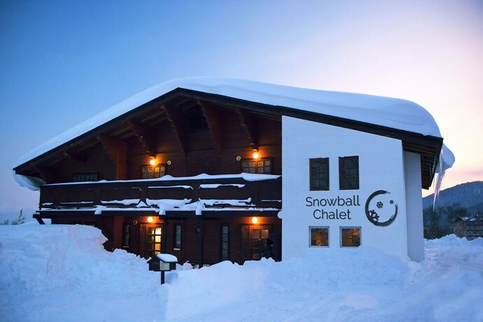 Imagen general del Hotel Snowball Chalet At Madarao Mountain. Foto 1