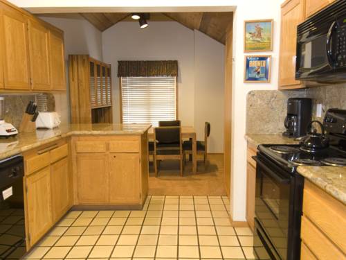 Imagen de la habitación del Hotel Snowcreek Resort. Foto 3