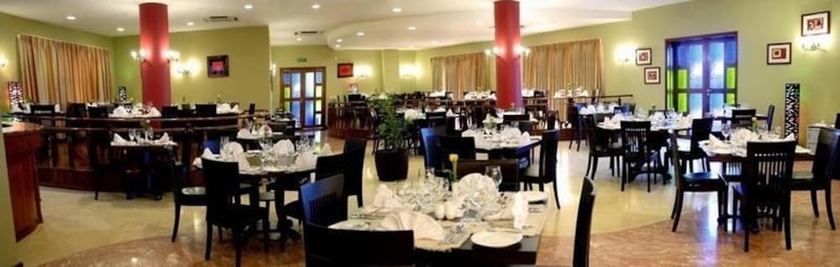 Imagen del bar/restaurante del Hotel Snowcrest, ARUSHA. Foto 3