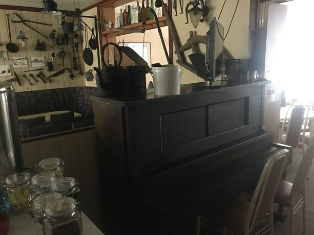 Imagen del bar/restaurante del Hotel Snowy Mountains Motor Inn. Foto 21