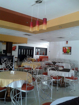 Imagen del bar/restaurante del Hotel Sntenario. Foto 2
