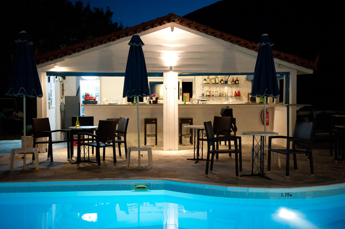 Imagen de la piscina del Hotel So Nice. Foto 12