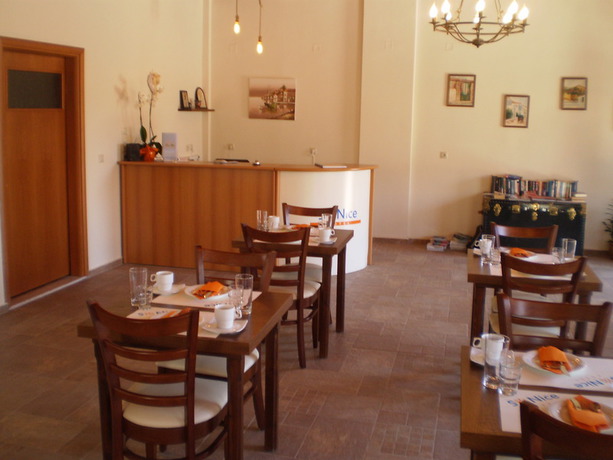 Imagen de los interiores del Hotel So Nice. Foto 10