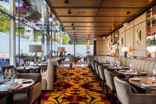 Imagen del bar/restaurante del Hotel So/ Paris. Foto 7