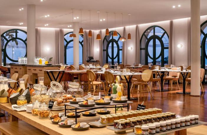 Imagen del bar/restaurante del Hotel So Sotogrande Spa and Golf Resort. Foto 2