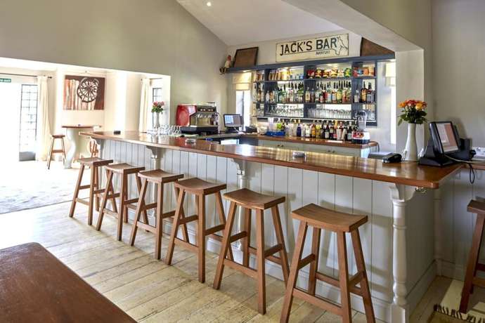 Imagen del bar/restaurante del Hotel Soames and Jack\'s Bar. Foto 7