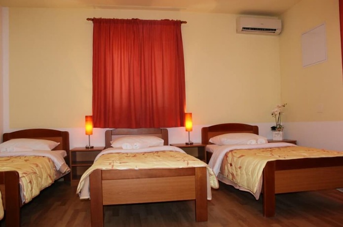 Imagen de la habitación del Hotel Sobe Petkovic. Foto 15
