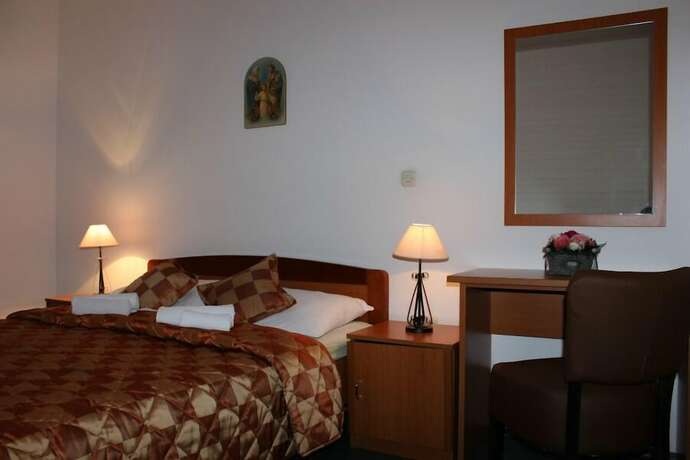 Imagen de la habitación del Hotel Sobe Petkovic. Foto 16