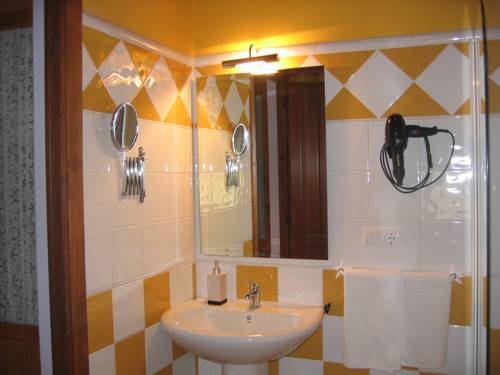 Imagen de la habitación del Hotel Sobrefuentes. Foto 3