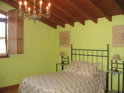 Imagen de la habitación del Hotel Sobrefuentes. Foto 8