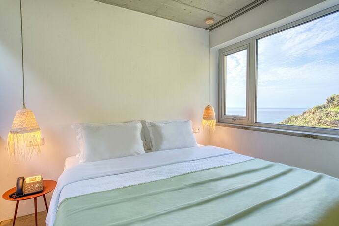 Imagen de la habitación del Hotel Socalco Nature Calheta. Foto 10