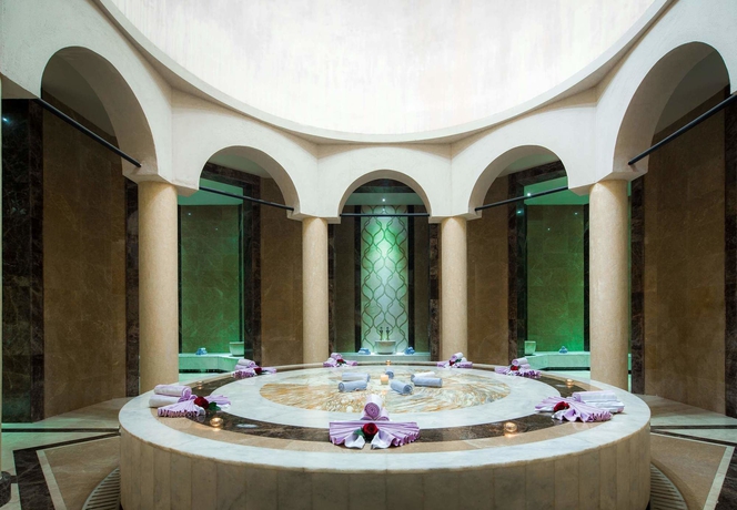 Imagen de la piscina del Hotel Sochi Marriott Krasnaya Polyana. Foto 16