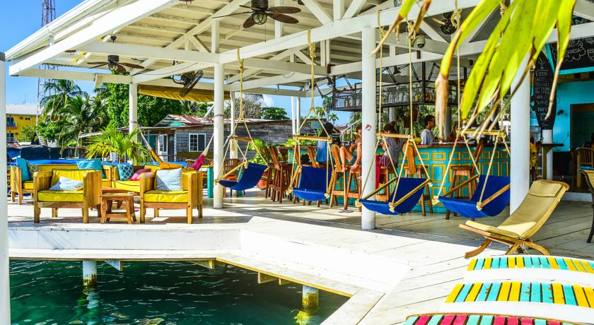 Imagen de los exteriores del Hotel Socialtel Bocas Del Toro - Hostel. Foto 4