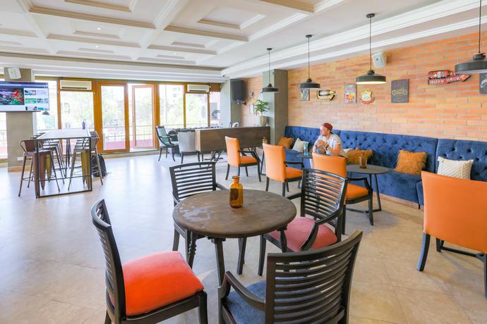 Imagen del bar/restaurante del Hotel Socialtel Cuenca. Foto 12