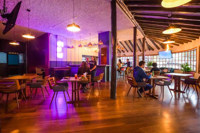 Imagen del bar/restaurante del Hotel Socialtel Quito - Hostel. Foto 12