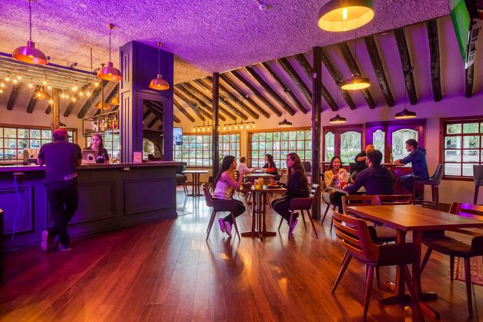 Imagen del bar/restaurante del Hotel Socialtel Quito - Hostel. Foto 13