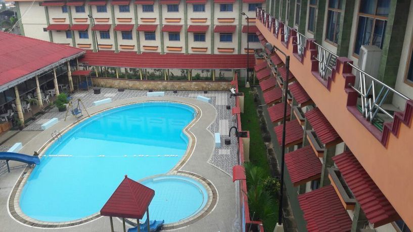 Imagen de la piscina del Hotel Soeltan Luxe. Foto 18