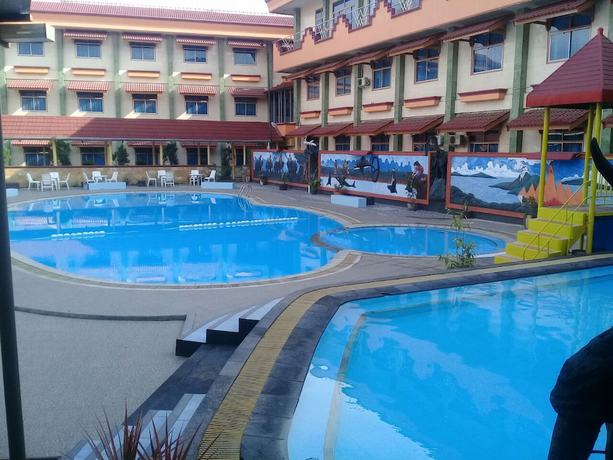 Imagen de la piscina del Hotel Soeltan Luxe. Foto 19