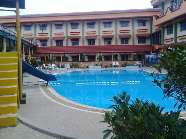 Imagen de la piscina del Hotel Soeltan Luxe. Foto 20