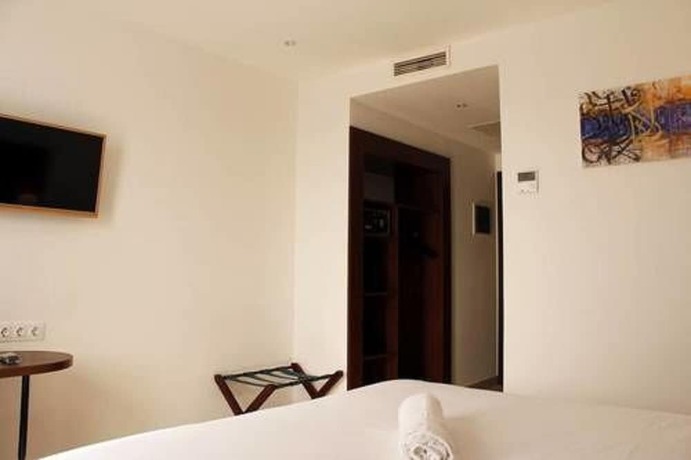 Imagen de la habitación del Hotel Sofi. Foto 6