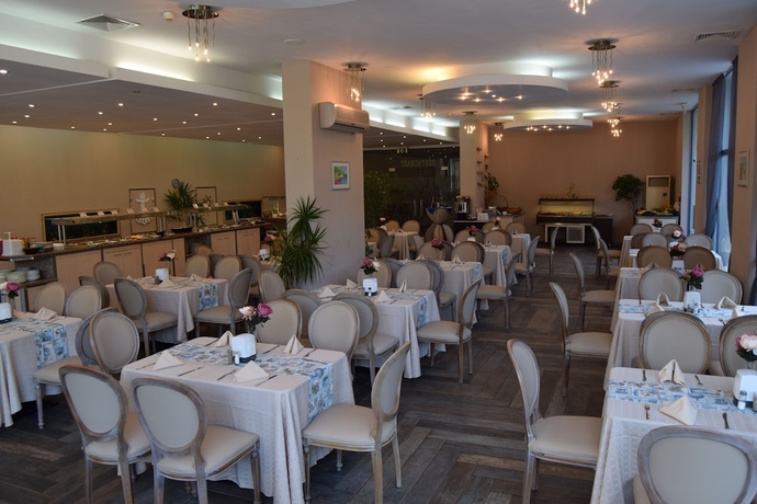 Imagen del bar/restaurante del Hotel Sofia - All Inclusive. Foto 3