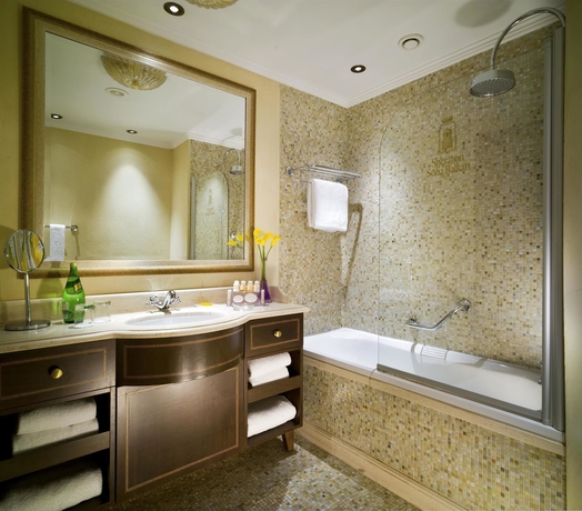 Imagen de la habitación del Hotel Sofia Balkan Palace. Foto 10