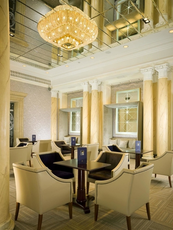 Imagen del bar/restaurante del Hotel Sofia Balkan Palace. Foto 4