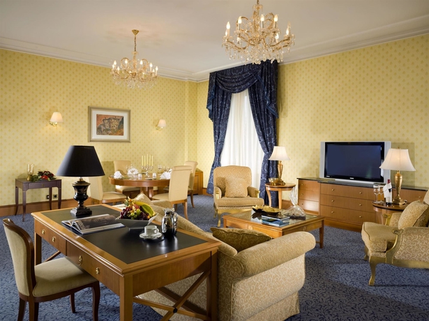 Imagen de la habitación del Hotel Sofia Balkan Palace. Foto 11