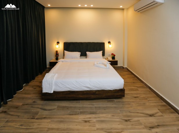 Imagen de la habitación del Hotel Sofia Pyramids. Foto 4