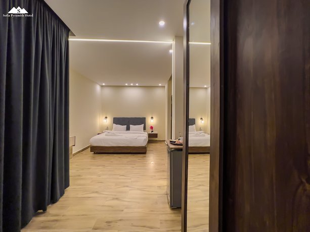 Imagen de la habitación del Hotel Sofia Pyramids. Foto 11