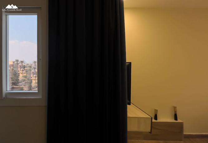 Imagen de la habitación del Hotel Sofia Pyramids. Foto 12