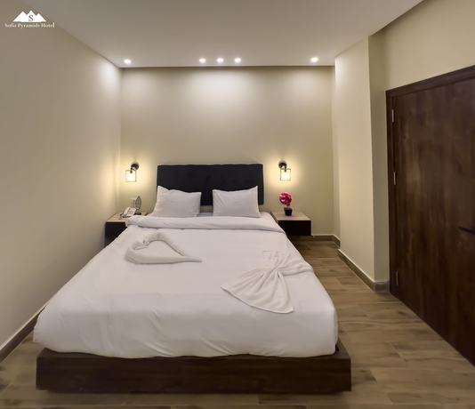 Imagen de la habitación del Hotel Sofia Pyramids. Foto 15