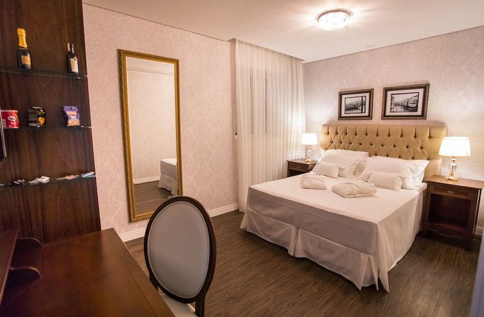 Imagen de la habitación del Hotel Sofistic. Foto 7