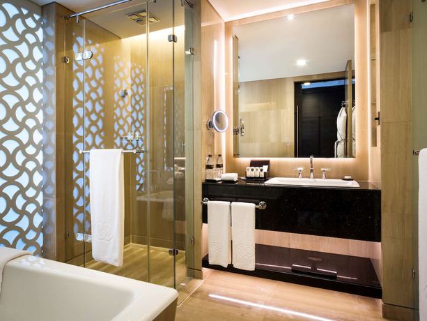 Imagen de la habitación del Hotel Sofitel Abu Dhabi Corniche. Foto 2